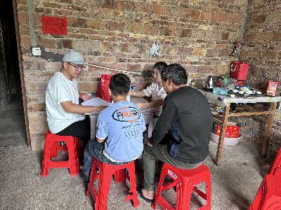 4吴明钡交流照.jpg