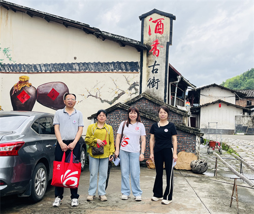 义工小组照.jpg