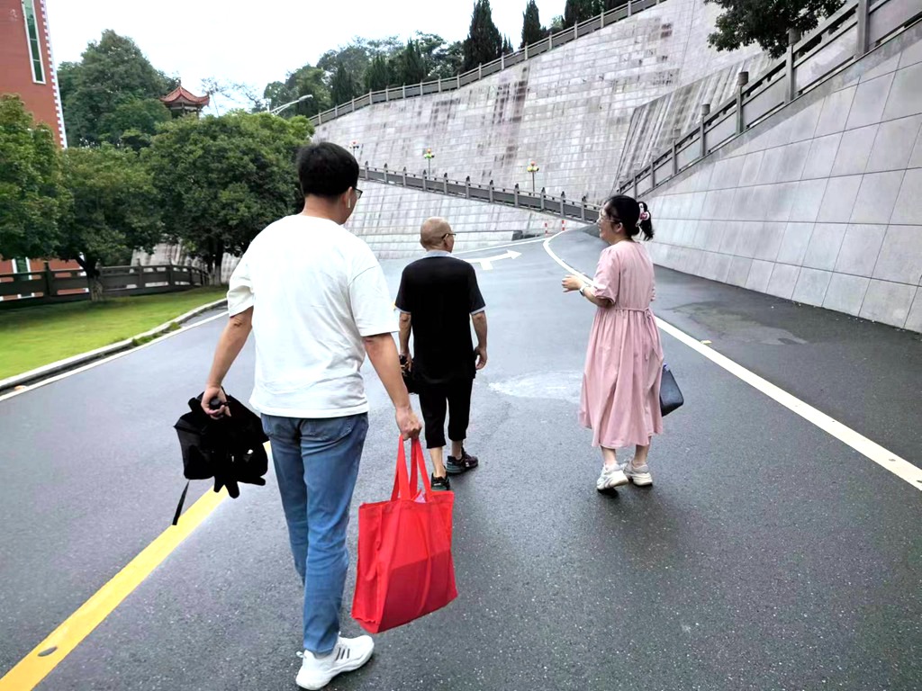 路上.jpg