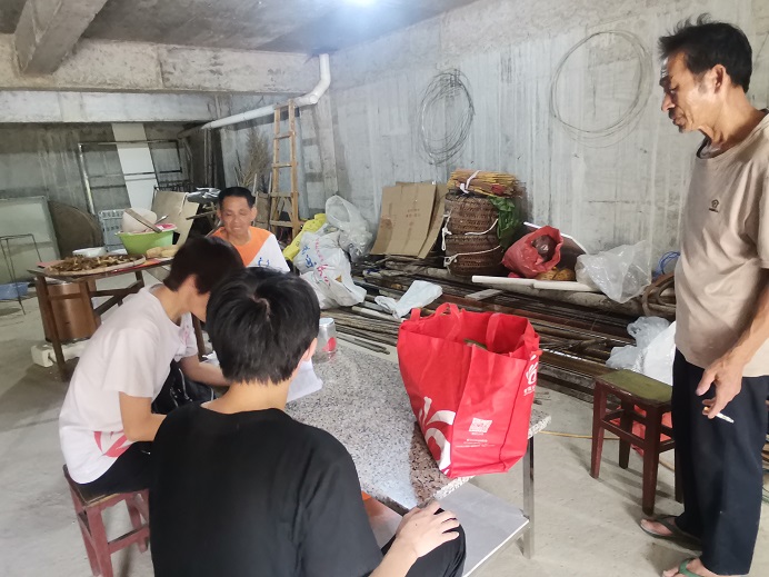 569刘佳强交流照.jpg